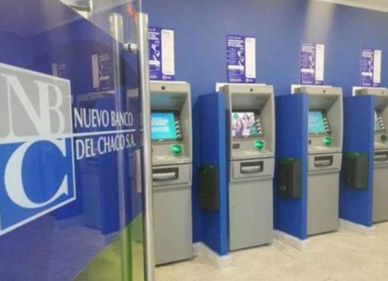 Los cajeros de la casa central del Nuevo Banco del Chaco no