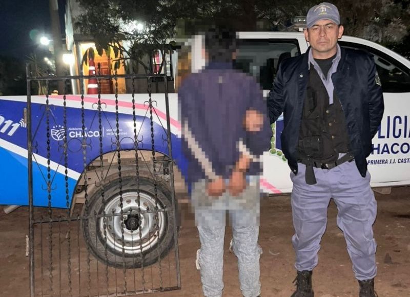 Detuvieron a un hombre con un portón robado al hombro en Juan José Castelli