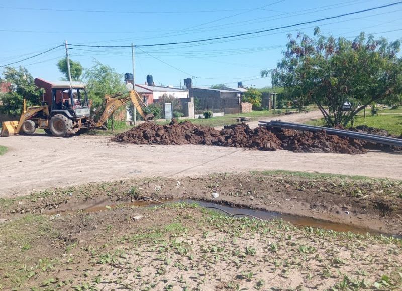 Sameep extiende la red de agua potable en el barrio “Casa 30” de Villa Ángela