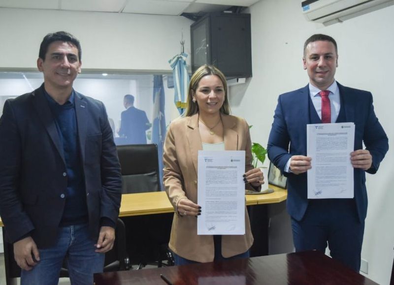 El Municipio de Barranqueras firmó un convenio con UNCAUS