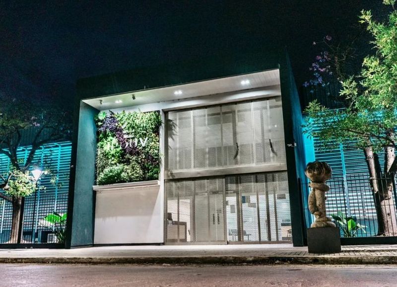 El edificio del IPDUV se viste de gala en la Semana de Mayo