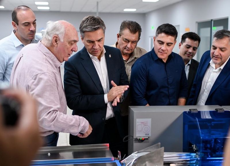 El Gobierno provincial acompañó la inauguración de la fábrica de alfajores Mood en Puerto Tirol
