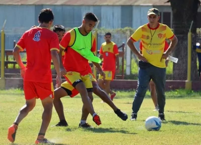 Sarmiento realizar una prueba de jugadores locales para el