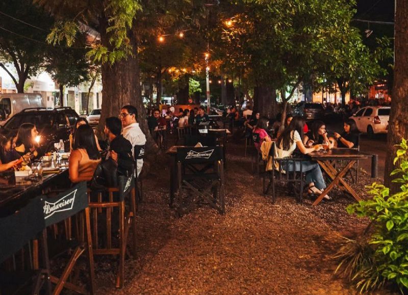 Resistencia contra empresarios gastronómicos: bares deberán liberar el boulevard de avenida Paraguay