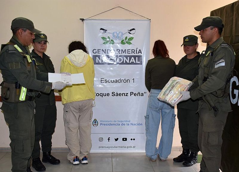 Detuvieron a dos mujeres que descubrieron trasladando cocaína y pastillas de LSD