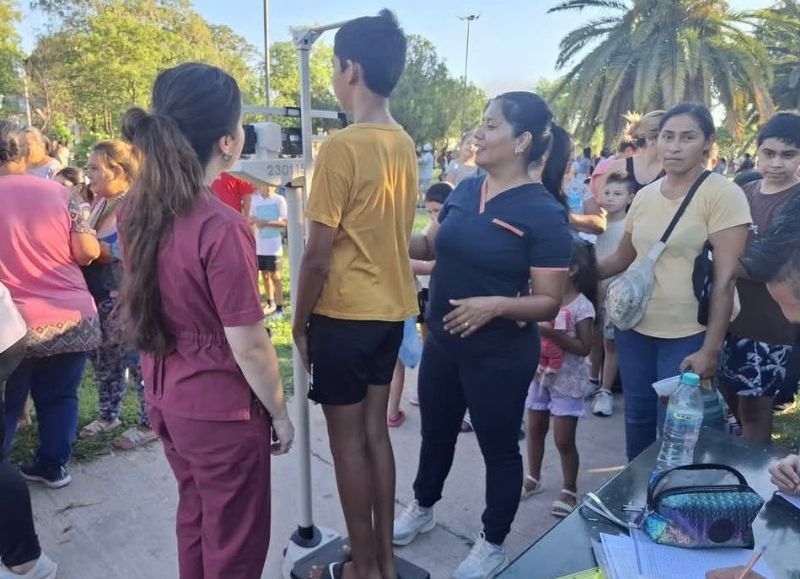 El Gobierno provincial desarrolló una exitosa jornada de vacunación y controles escolares en Las Breñas