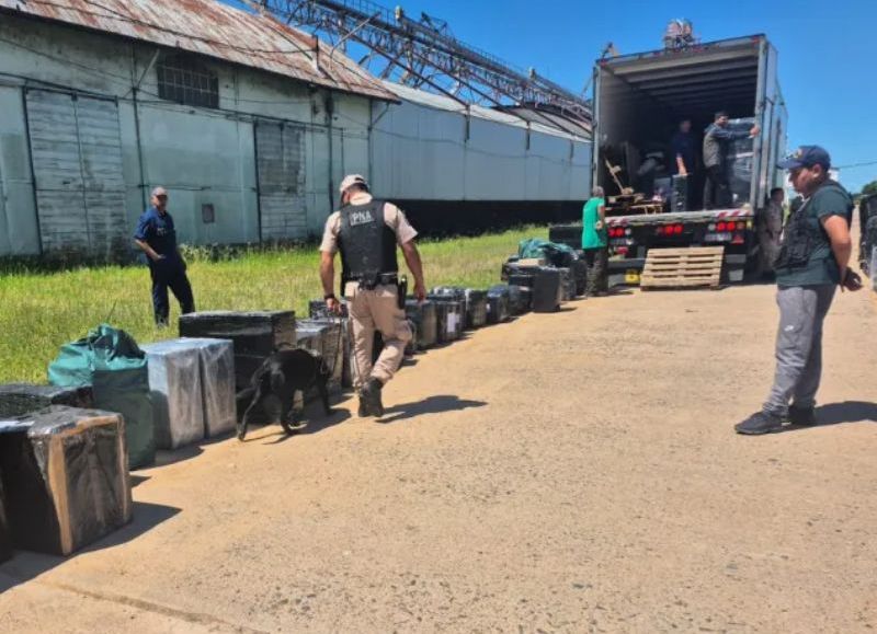 Detectaron un camión que llevaba cubiertas valuadas en 15 millones de pesos en el Puente General Belgrano