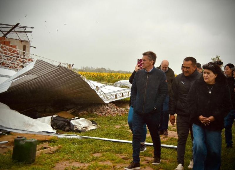 El gobernador Zdero estuvo junto a las familias afectadas, tras el temporal en Coronel Du Graty