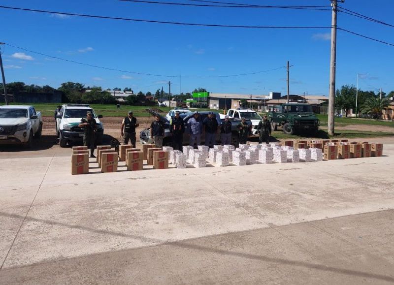 Hallan camioneta abandonada con 2.850 brezas de cigarrillos extranjeros en San Martín