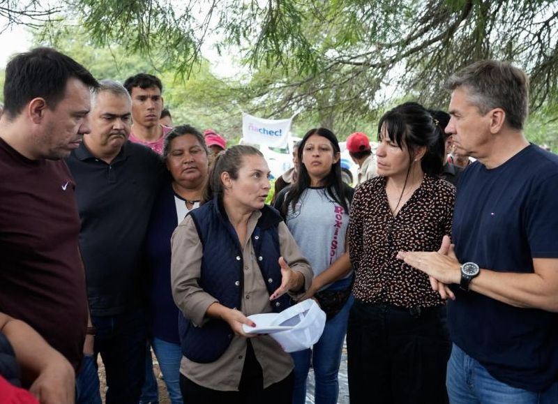 El Gobierno provincial continúa con la asistencia a familias afectadas por las inundaciones en Comandancia Frías