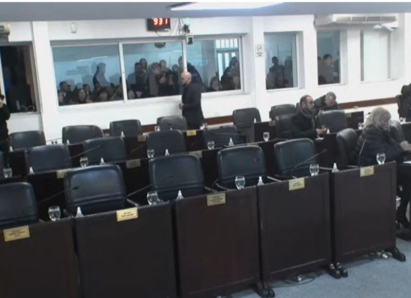 La interpelación a la ministra de Educación cayó por falta de quórum