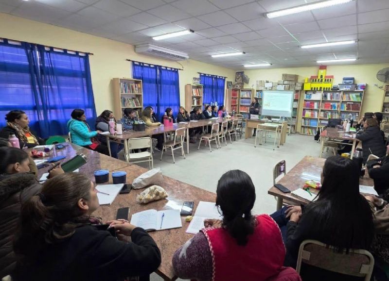 Educación comenzó con los ateneos didácticos en alfabetización para docentes