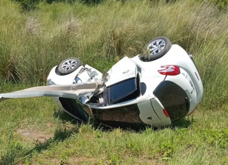 Una conductora perdió el control de su vehículo y despistó en Basail