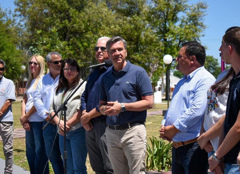 El Gobierno provincial inauguró la renovada plaza central de Chorotis
