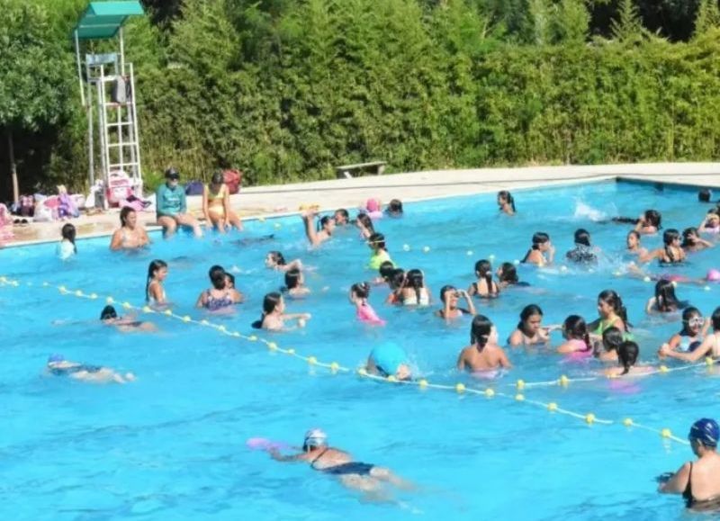 Abrieron la inscripción para la temporada de pileta en el polideportivo “Jaime Zapata”