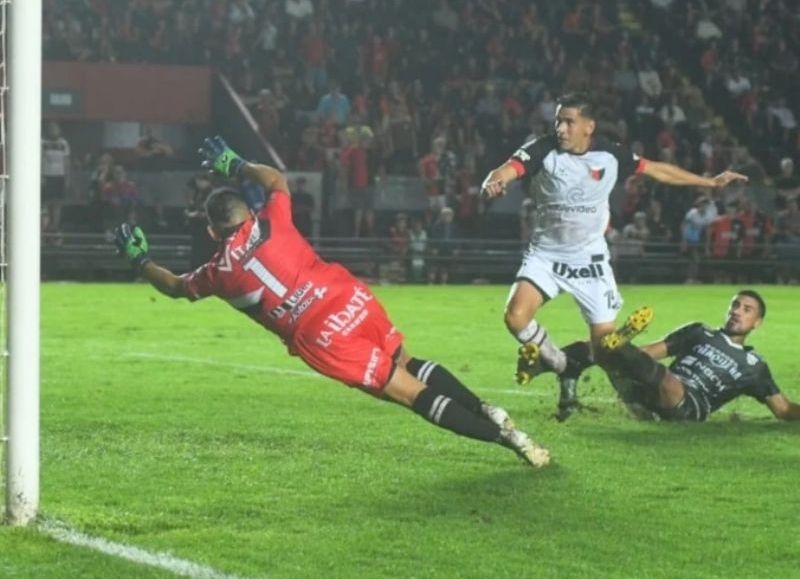 For Ever jugó un gran partido en Santa Fe, pero no pudo ante Colón