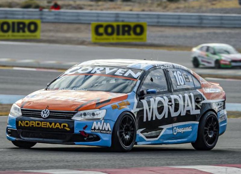 Matías Muñoz Marchesi realizó una prueba en La Plata con el Vento del Turismo Nacional