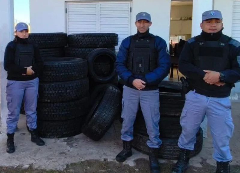 Secuestraron 20 neumáticos de contrabando en Samuhú