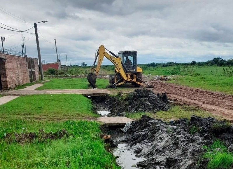 Continúan las tareas de limpieza y desobstrucción de desagües en Resistencia