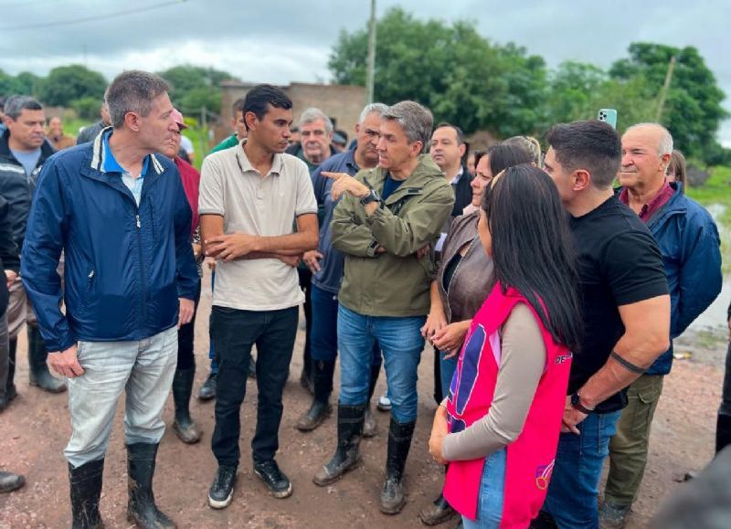El Gobierno provincial recorrió Tres Isletas y articuló más acciones en territorio