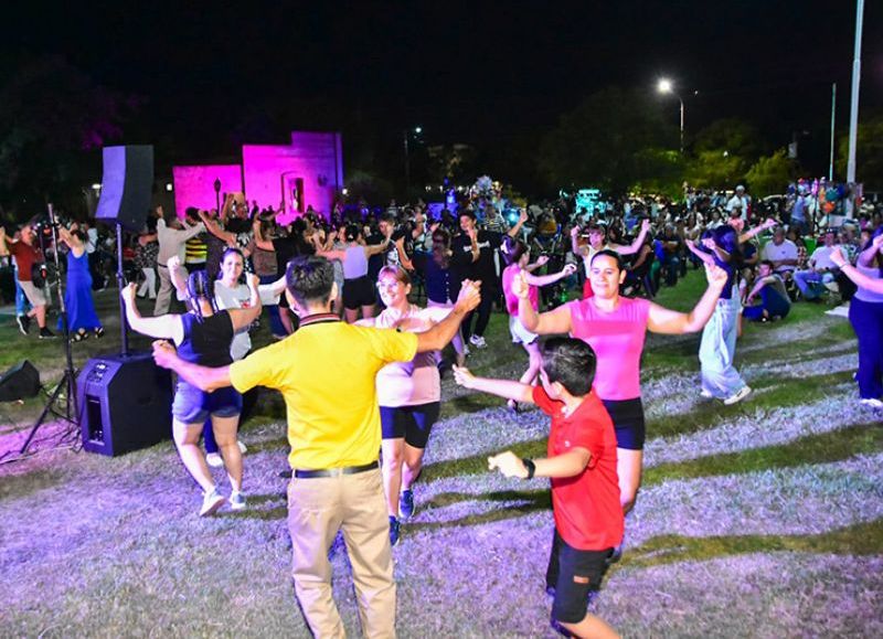 Exitosa segunda visita nocturna en los museos de Sáenz Peña