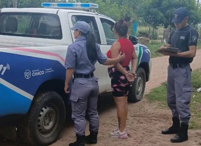 Un hombre iba de pesca con su hijo en Coronel Du Graty, pero apareció su exmujer y lo acuchilló