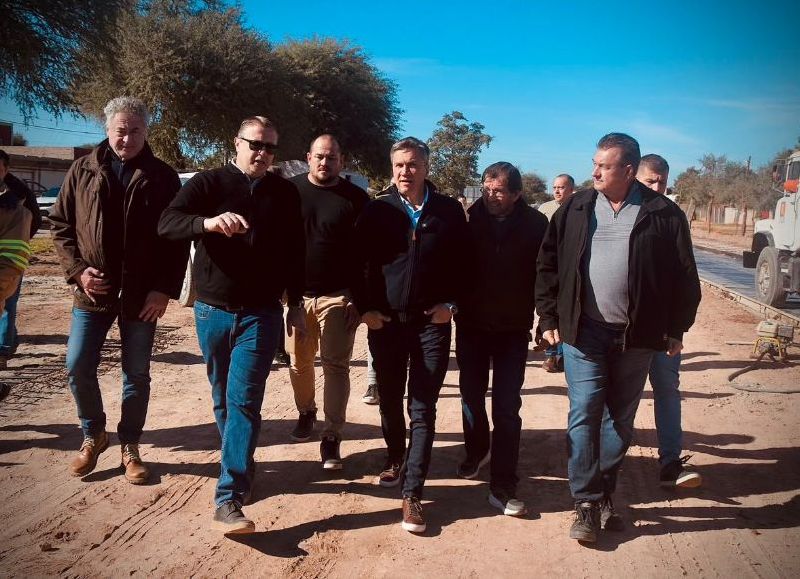 Zdero constató el avance de la pavimentación de la Ruta Provincial 9 entre Miraflores y Las Hacheras