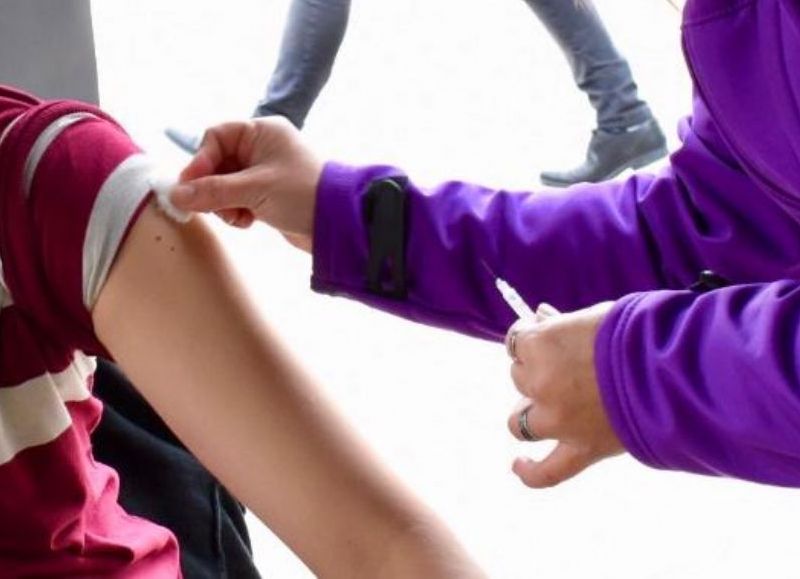 El Gobierno provincial dispuso una posta de vacunación en la plaza 25 de mayo de Resistencia