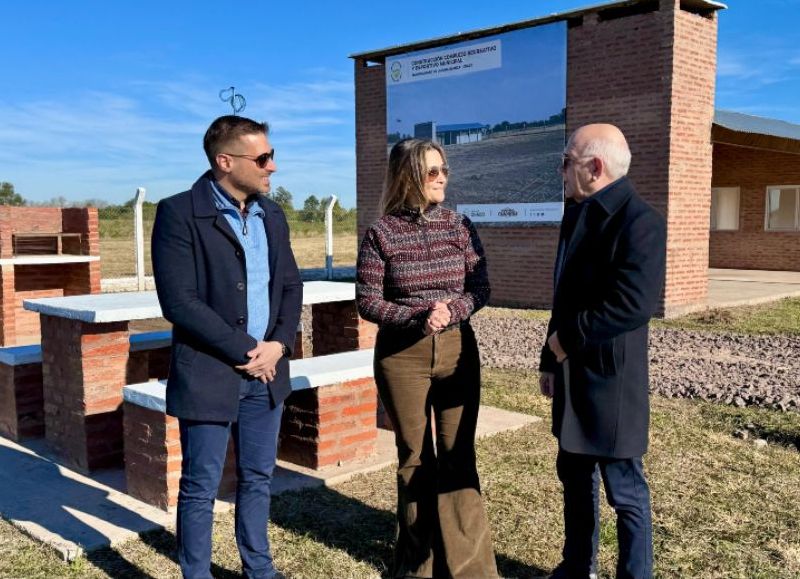 Avanzan los trabajos en el Complejo Recreativo y Deportivo Municipal de Laguna Blanca