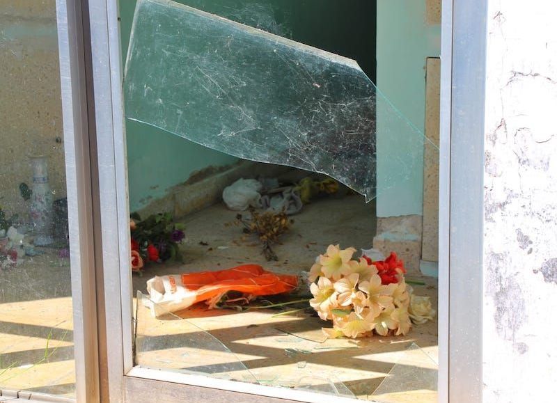 Denuncian destrozos y daños en el Cementerio Municipal de Resistencia