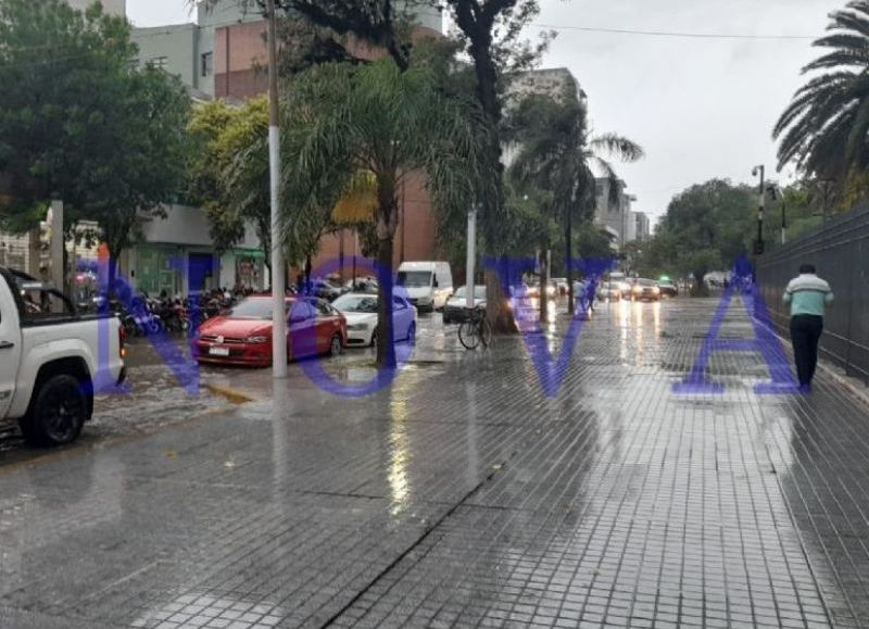 Rige un alerta por tormentas fuertes para cinco departamentos de la provincia
