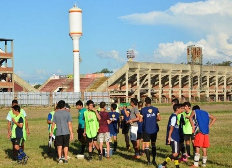 Sarmiento prueba jugadores para inferiores