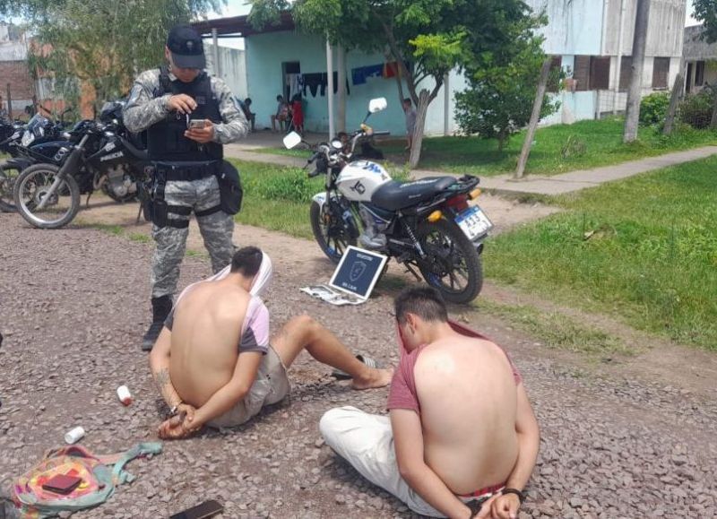 Detuvieron a dos hermanos que circulaban armados en Resistencia