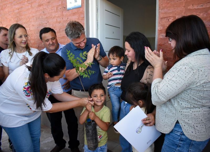 El Gobierno provincial entregó nuevas viviendas a familias de Chorotis