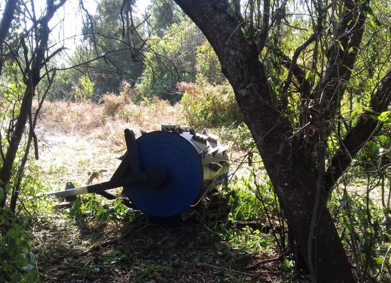 M quinas del Consorcio Rural de Presidencia Roca tiradas en campo