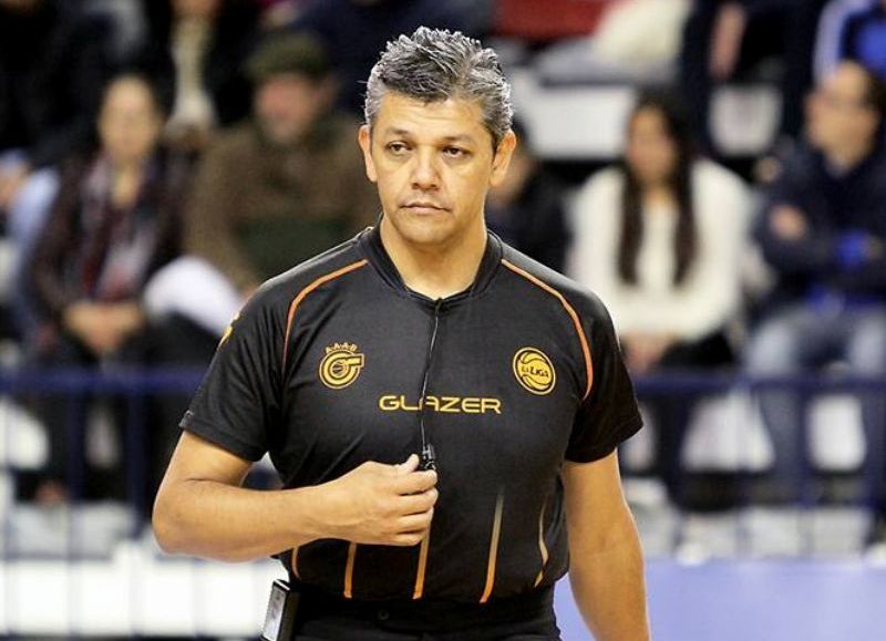 Gustavo Chávez, entre el arbitraje y la enseñanza, treinta años en las canchas