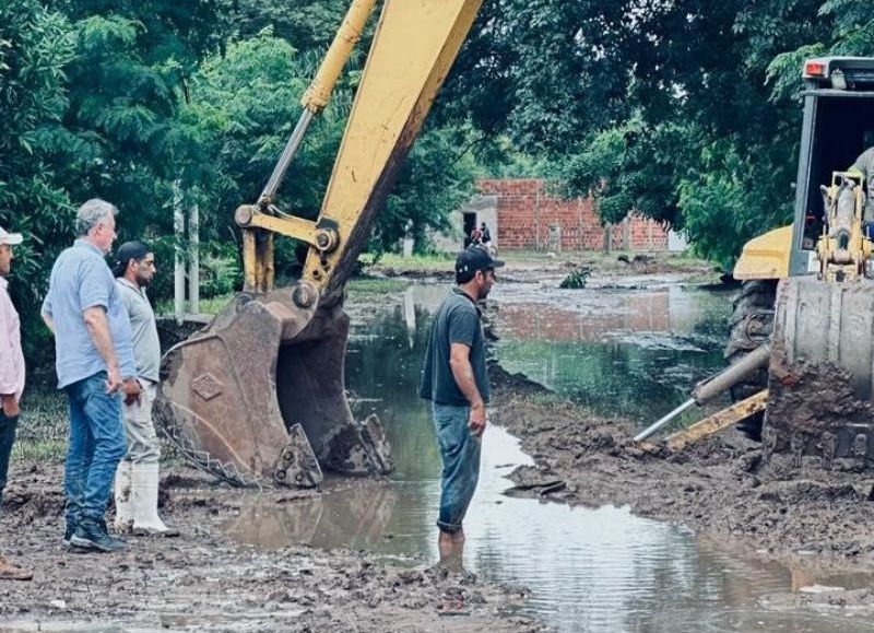 El Gobierno provincial trabajó en el escurrimiento del agua en Miraflores