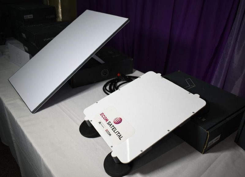 El Gobierno provincial entregó 400 antenas satelitales para beneficiar escuelas chaqueñas