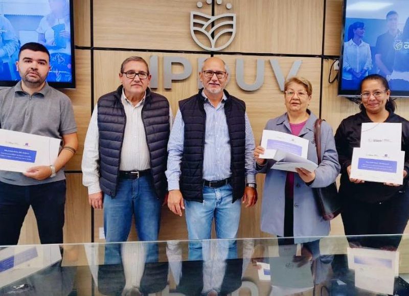 El Instituto de Vivienda entregó nuevos créditos "Chaco a la obra" a familias de Resistencia