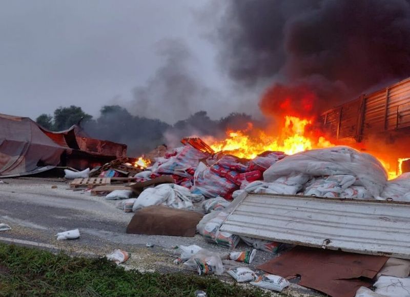 Un conductor murió calcinado tras feroz choque de camiones cerca de Villa Berthet