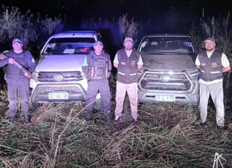 Secuestraron dos camionetas robadas y escondidas en el monte en General San Martín