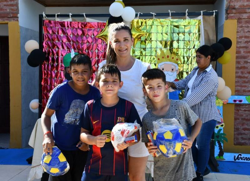 Laguna Blanca celebró Reyes Magos con una jornada de alegría en el Complejo Natatorio Municipal