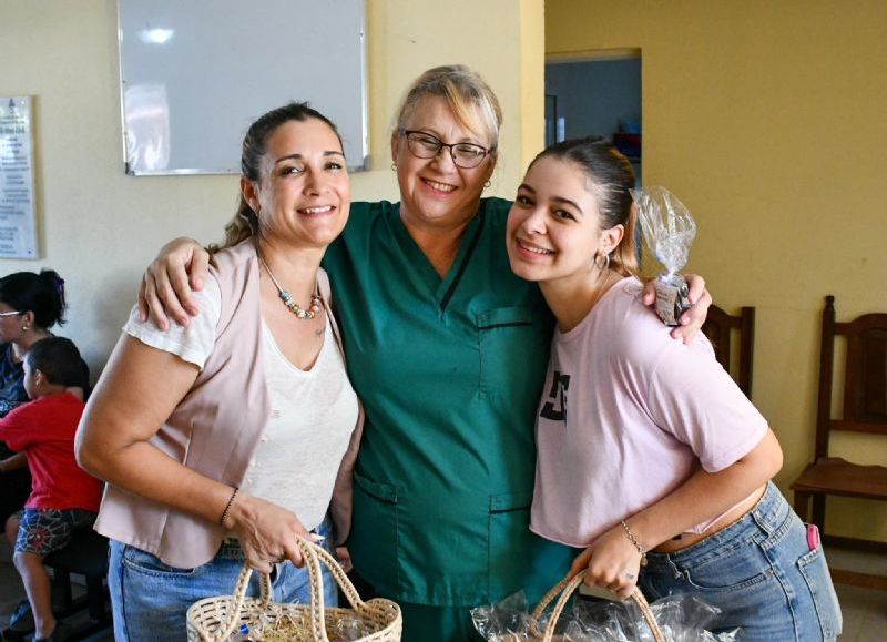 Panzardi recorrió instituciones locales con chocolates y un mensaje de esperanza